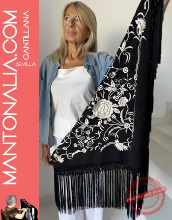 Mantón artesanal cuadrado negro y beige