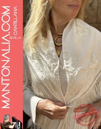 Mantón artesanal mariposa